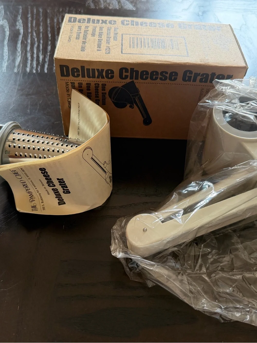 The Pampered Chef Deluxe Cheese Grater - Brown Kraft Box